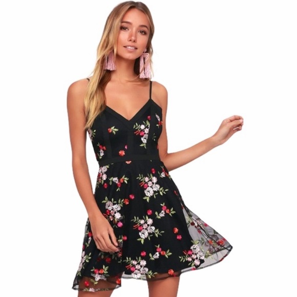 Lulu’s Favorite Fleur Black Mesh Floral Embroidered Skater Dress Sz L NWT - Picture 6 of 15